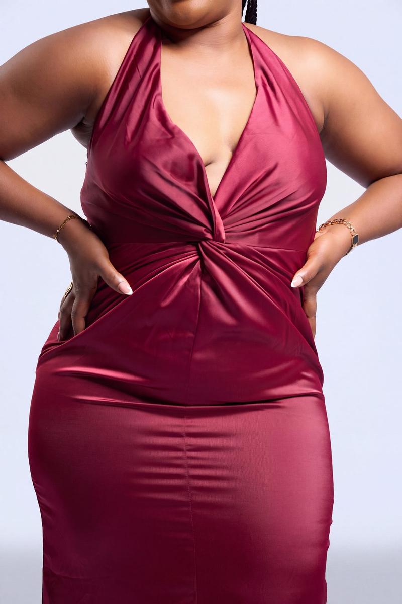 Robe satin col plongeant